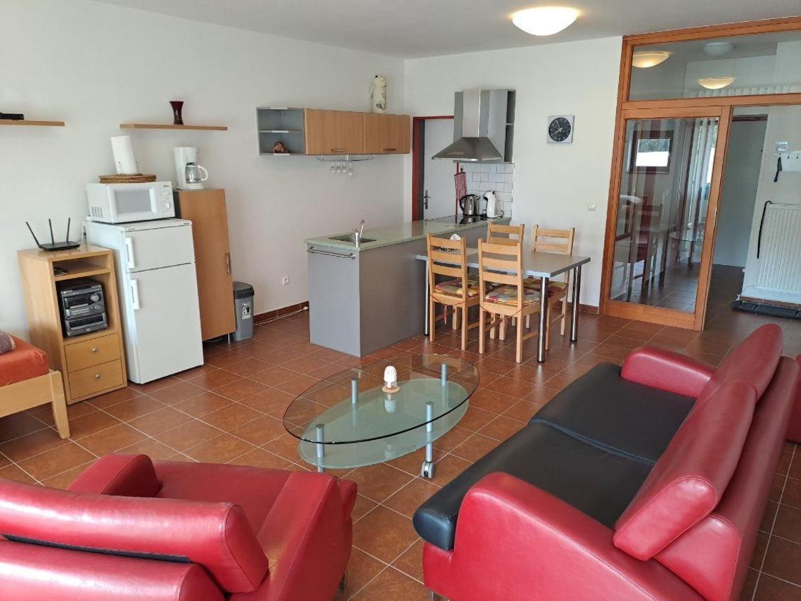 Apt C-3 V Arealu Doky Lipno - Bezbarierovy Lipno nad Vltavou Esterno foto